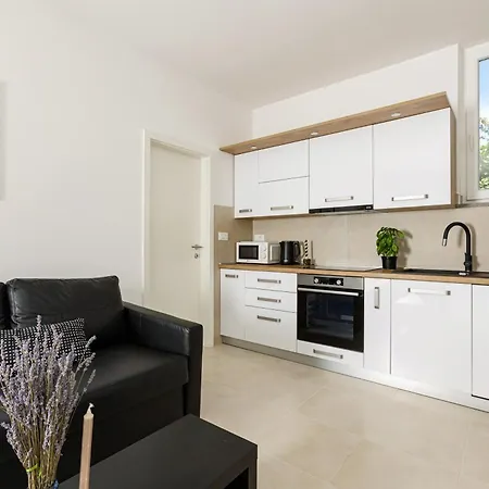 Grotta Apartman *